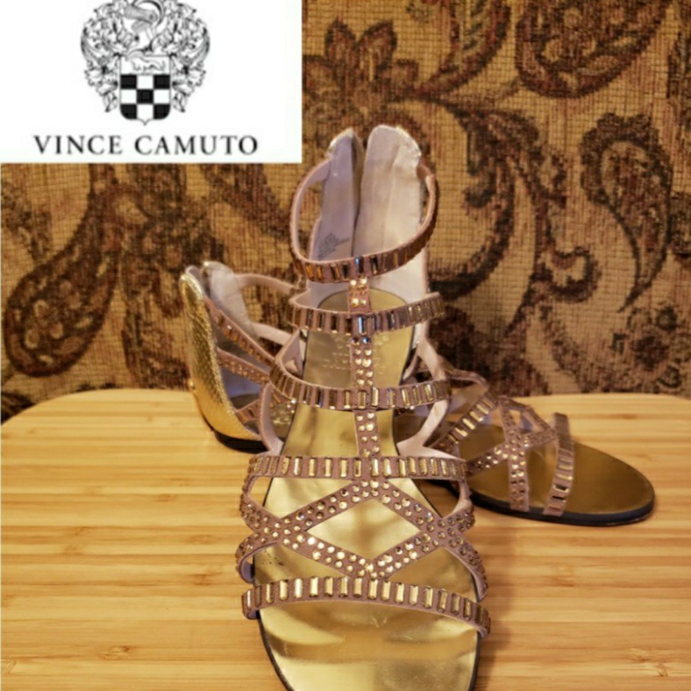 ⭐LKNW⭐Vince Camuto Gladiator Sandal 6.5